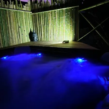 Luxe tent Sottu E Stelle Albitreccia